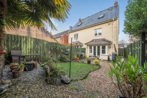 18, Oakfields, Tiverton EX16 6XF