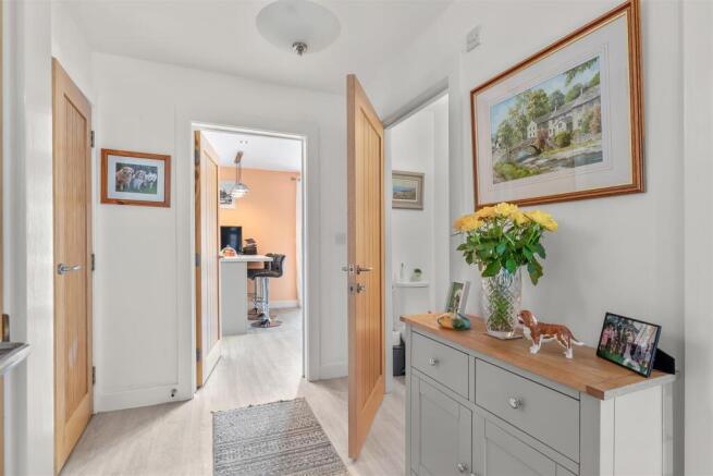 4 bed Detached for sale Image 6