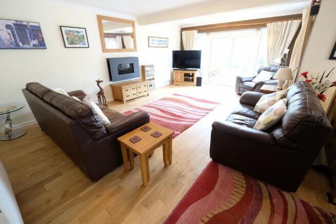 OPEN PLAN ROOM