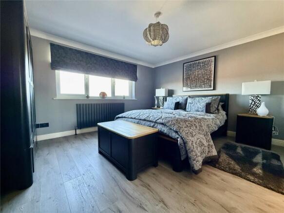 3 bed Apartment for sale Image 7