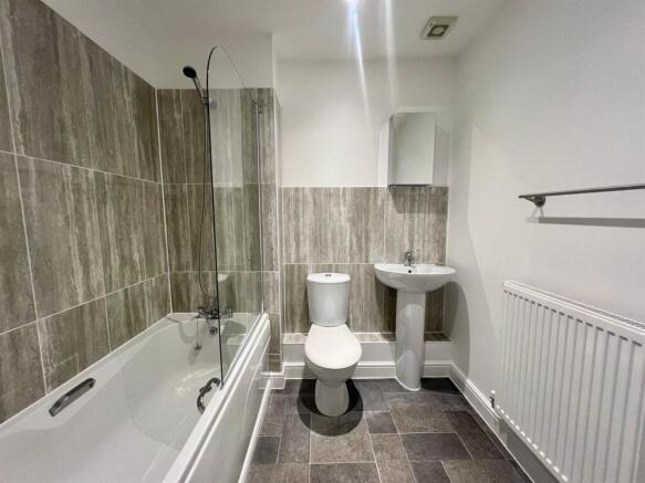 BATHROOM.jpeg
