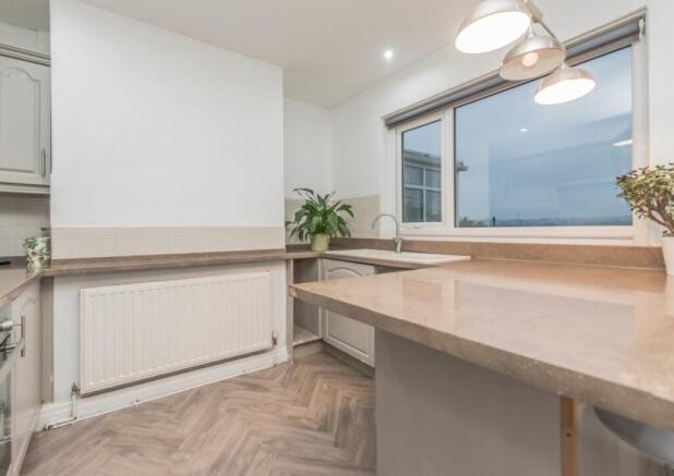 3 bed Semi-Detached for sale Image 6