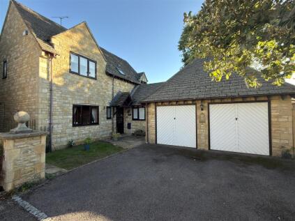 Langston Close, Churchill