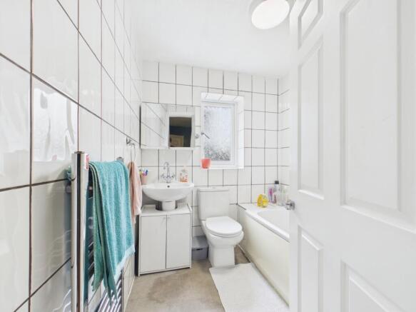 3 bed Semi-Detached for sale Image 10