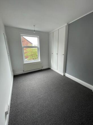 2 bed Terraced to rent Image 5