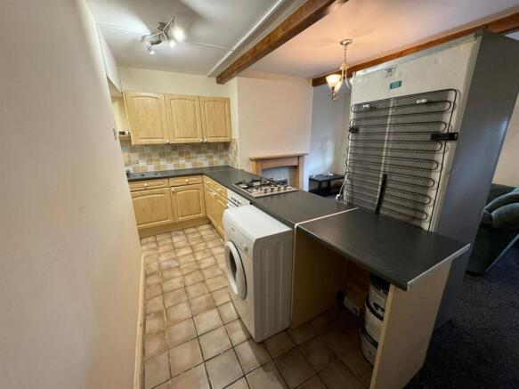 2 bed House to rent Image 5