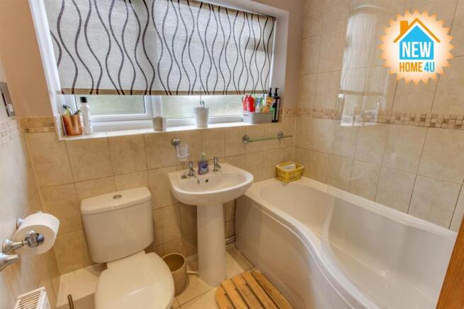 FAMILY BATHROOM: