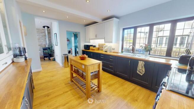 4 bed Semi-Detached for sale Image 6