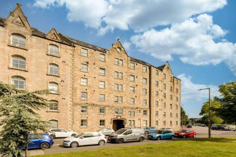 17/12 Johns Place, Leith Links, Edinburgh, EH6 7EN