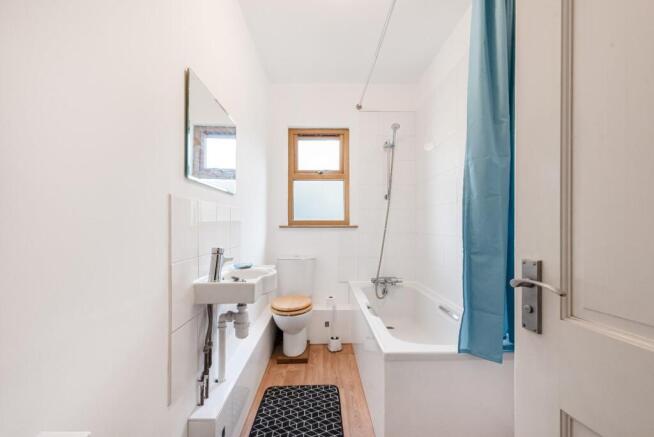 3 bed Terraced for sale Image 9