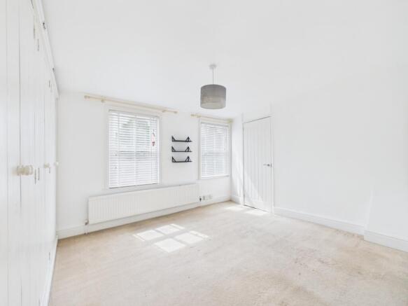 4 bed Semi-Detached for sale Image 10