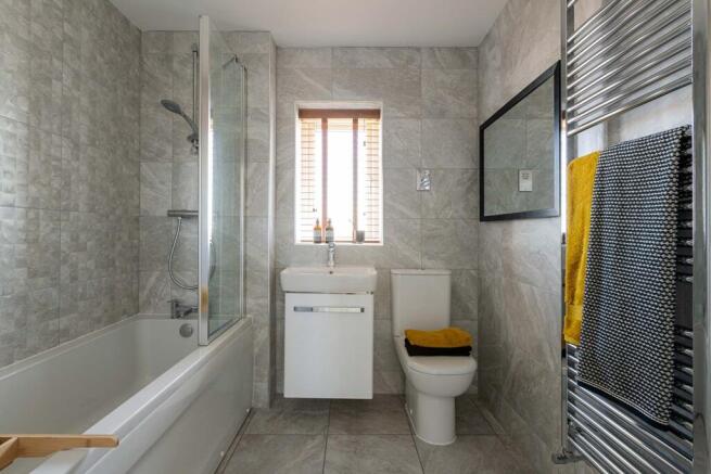 4 bed Detached for sale Image 12