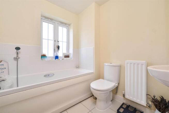 family bathroom.jpg