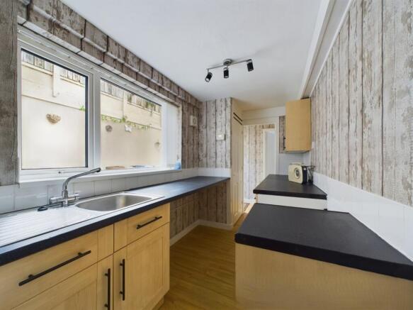 2 bed Terraced for sale Image 6