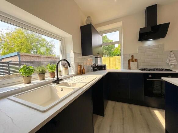 4 bed Semi-Detached for sale Image 4