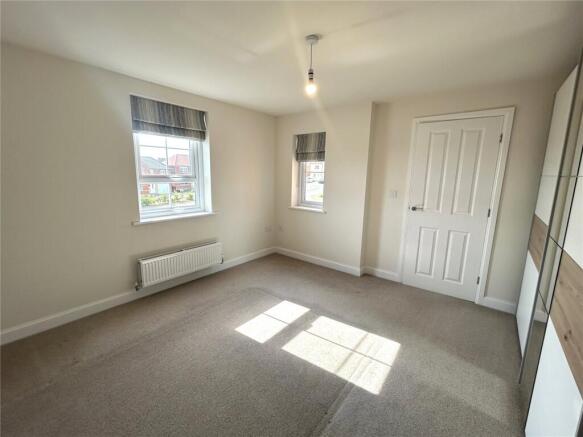 4 bed Detached to rent Image 10