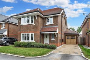 2, Eden Gardens, East Grinstead RH19 2SQ