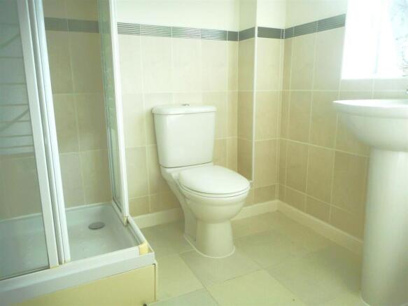3 bed End of Terrace to rent Image 8