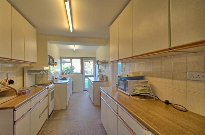 Kitchen (1).jpg