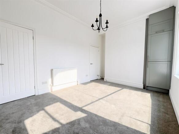 3 bed Terraced for sale Image 7