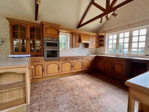 3 bed Detached for sale Image 12