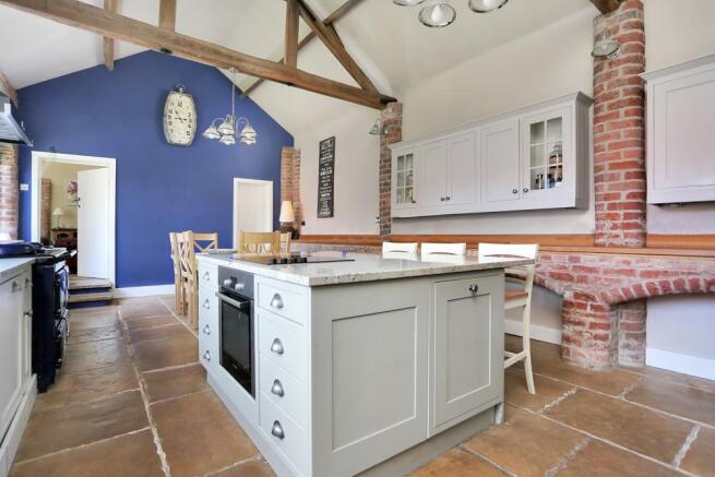 FARMHOUSE KITCHEN