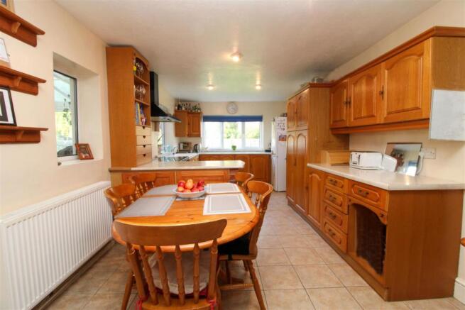 Kitchen/Breakfast Room