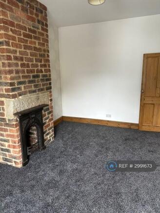2 bed Terraced to rent Image 4