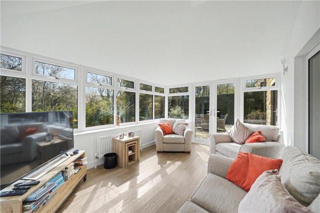 5 bed Detached for sale Image 12