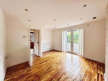 Mountfield Drive, Nottingham, Nottinghamshire, NG5