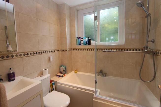 85 sir stafford close 013.JPG