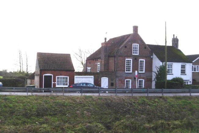 Exterior pic 3