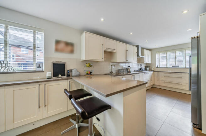 Rugosa Road, West End, Woking, Surrey, GU24 photo 2