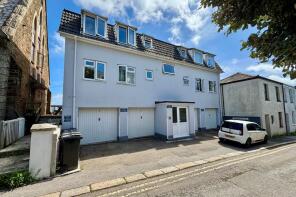 Flat E, Gyllyng Flats, Gyllyng Street, Falmouth TR11 3EZ
