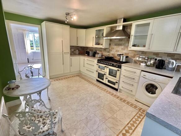 Lockside Close, Glen Parva, Leicester, Leicestershire. LE2 9TD photo 4