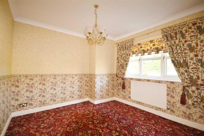 DINING ROOM:
