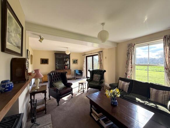 6 bed House for sale Image 5