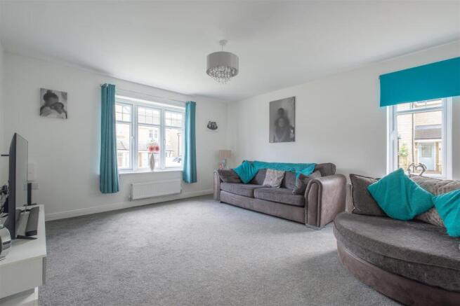 4 bed Detached for sale Image 9