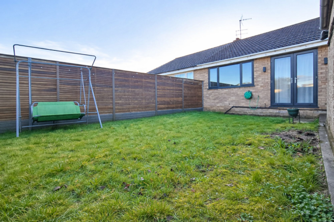 2 bed Semi-Detached Bungalow for sale Image 11
