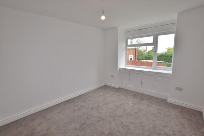 2 bed Ground Flat to rent Image 9