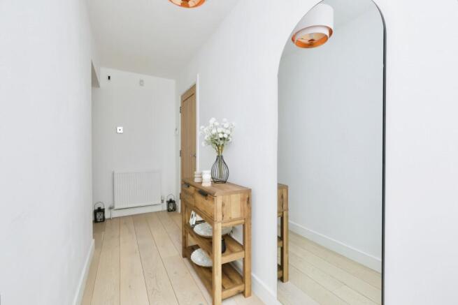 5 bed Detached for sale Image 10