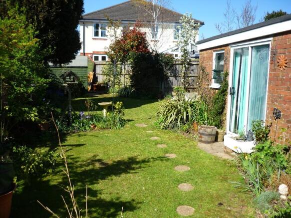GARDEN IN THE SUMMER