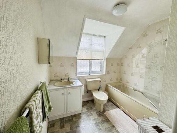 Bathroom.jpg