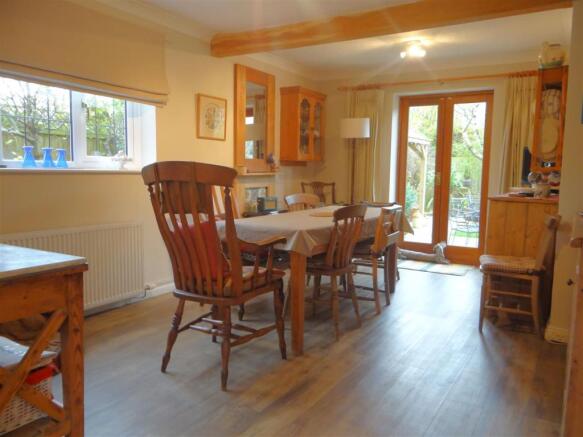DiningArea.JPG