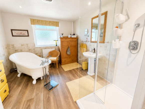 2 bed Bungalow for sale Image 5