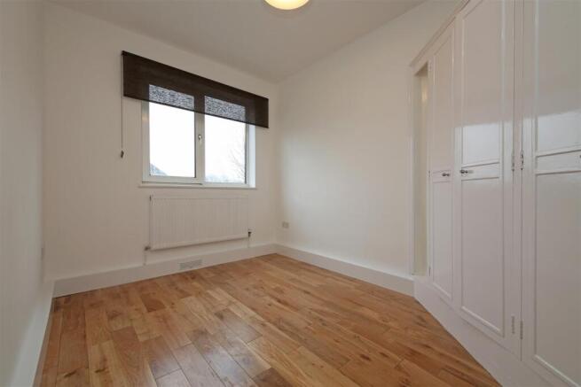 22 Robertson House bedroom 1.jpg