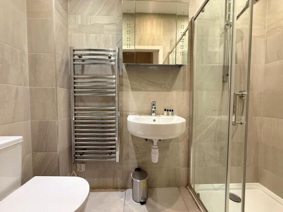 2 bed Apartment to rent Image 7