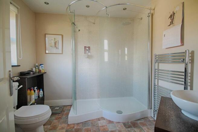 EN SUITE