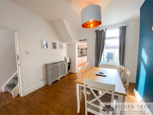 4 bed Terraced for sale Image 4