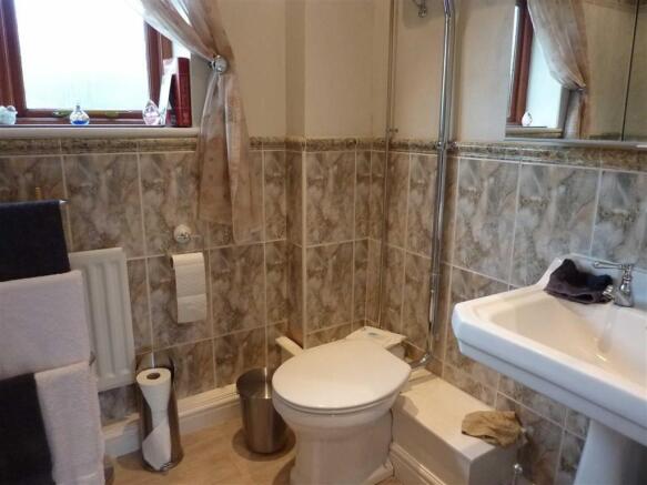 MODERN CLOAKROOM